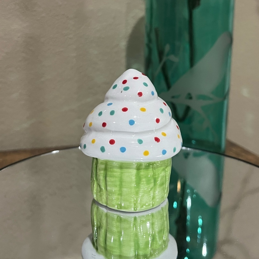 Glory Haus Ceramic Cupcake Charcuterie Board Topper, new!